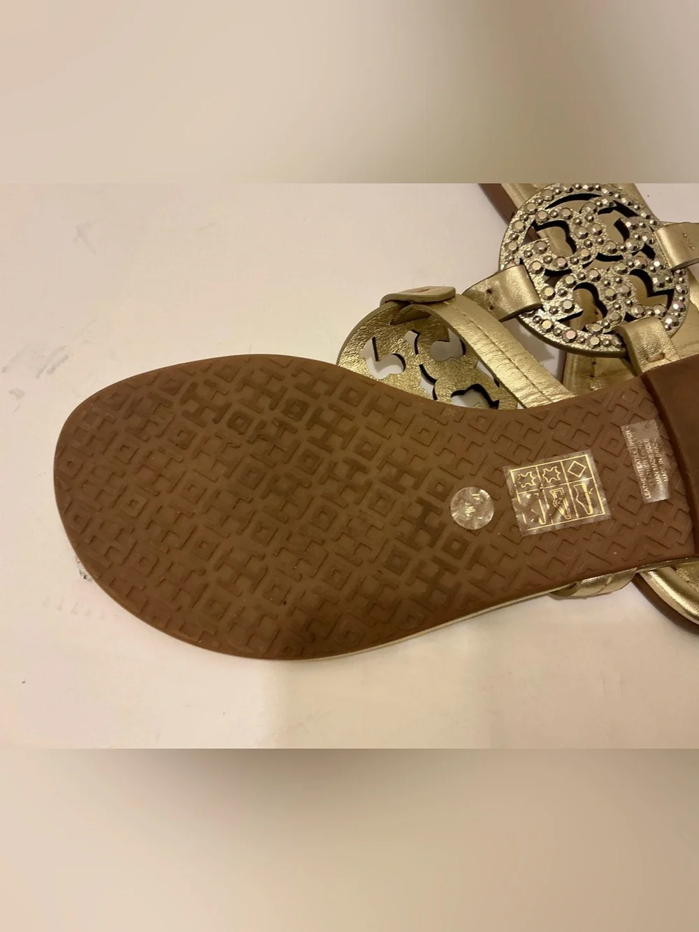 Tory Burch medallion tory crystal